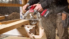 When paired with Milwaukee&rsquo;s M18 REDLITHHIUM HIGH OUTPUT XC6.0 Battery, the cordless saw delivers up to 300 cuts per charge.